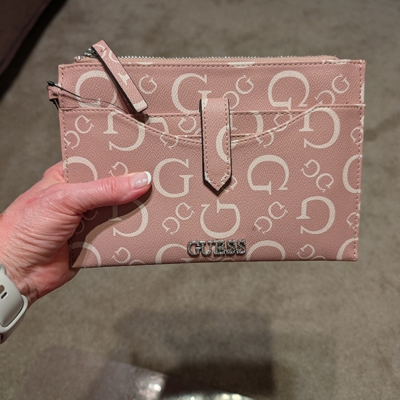 GUESS Caspian Natural Monogram Zip Clutch Case NWT - Picture 9 of 10